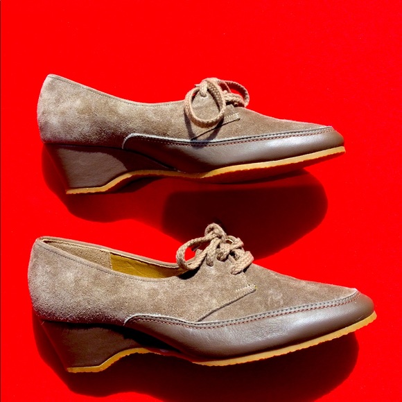 NIB VINTAGE BUTTERY SOFT SUEDE WEDGE SHOES - Picture 1 of 6